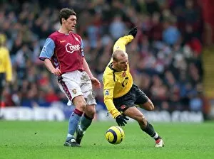 Aston Villa v Arsenal 2005-6 Collection: Freddie Ljungberg (Arsenal) Gareth Barry (Aston Villa). Aston Villa 0: 0 Arsenal