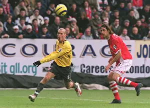 Freddie Ljungberg (Arsenal) Gonzalo Sorondo (Charlton)
