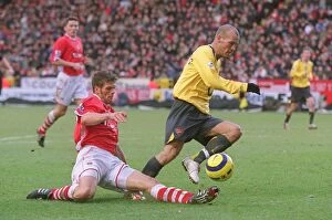 Charlton Ath v Arsenal 2005-6 Collection: Freddie Ljungberg (Arsenal) Hermann Hreidarsson (Charlton)