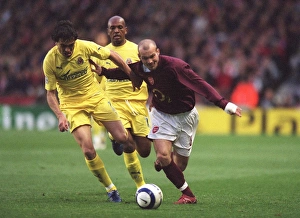 Arsenal v Villarreal 2005-6 Gallery: Freddie Ljungberg (Arsenal) Javi Venta (Villareal). Arsenal 1: 0 Villareal