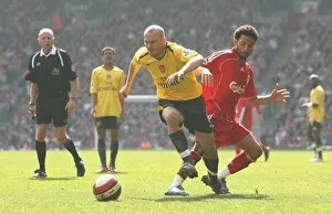 Liverpool v Arsenal 2006-7 Collection: Freddie Ljungberg (Arsenal) Jermaine Pennant (Liverpool)