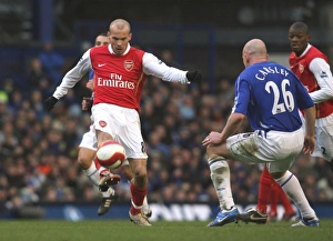 Everton v Arsenal 2006-7 Collection: Freddie Ljungberg (Arsenal) Lee Carsley (Everton)