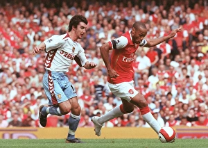 Arsenal v Aston Villa 2006-7 Collection: Freddie Ljungberg (Arsenal) Liam Ridgewell (Villa)
