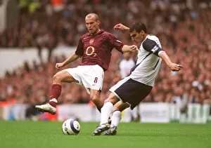 Images Dated 29th October 2005: Freddie Ljungberg (Arsenal) Paul Stalteri (Tottenham)