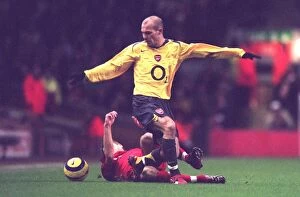 Liverpool v Arsenal 2005-6 Collection: Freddie Ljungberg (Arsenal) Steven Gerrard (Liverpool). Liverpool 1: 0 Arsenal