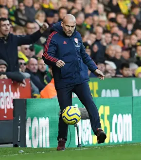 Freddie Ljungberg Leads Arsenal in Premier League Battle against Norwich City