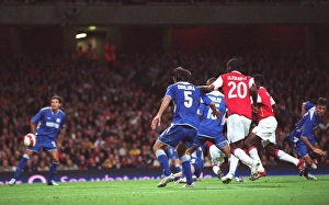 Arsenal v Dinamo Zagreb Collection: Freddie Ljungberg scores Arsenals 1st goal