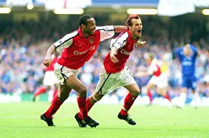 Fredrik Ljungberg celebrates scoring the 2nd Arsenal goal with Thierry Henry