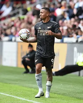 Gabriel Jesus in Action: Arsenal's Striker Shines Against Brentford in the Premier League 2022-23