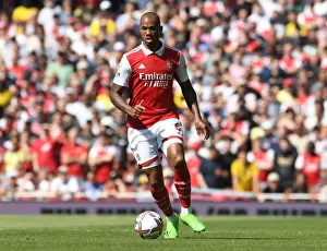 Gabriel Magalhaes in Action: Arsenal vs. Leicester City, Premier League 2022-23