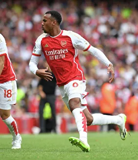 Gabriel Magalhães in Action: Arsenal vs. Nottingham Forest (2023-24 Premier League)