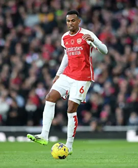 Gabriel Magalhaes in Action: Arsenal vs. Burnley, 2023-24 Premier League