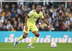 Gabriel Magalhaes in Action: Newcastle United vs. Arsenal, Premier League 2021-22