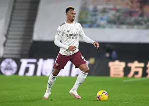 Gabriel Magalhaes Focuses in Arsenal's Battle at Molineux: Wolverhampton Wanderers vs Arsenal, Premier League 2020-21