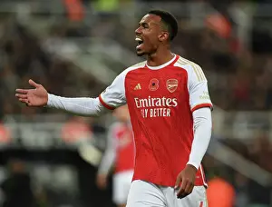 Gabriel Magalhaes's Defensive Brilliance: Arsenal's Shutout Against Newcastle United, Premier League 2023-24