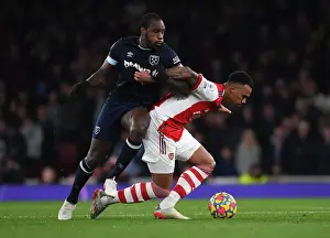 Gabriel vs. Antonio: A Premier League Battle at Emirates Stadium