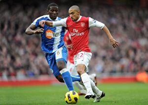 Gael Clichy (Arsenal) Hendry Thomas (Wigan). Arsenal 3: 0 Wigan Athletic