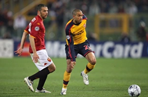 Gael Clichy (Arsenal) Max Tonetto (Roma)