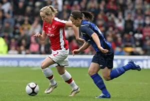 Images Dated 4th May 2009: Gemma Davison (Arsenal) Lucy Bronze (Sunderland)