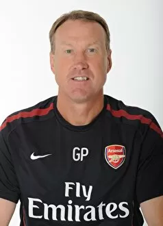 1st Team Player Images 2010-11 Collection: Gerry Peyton (Arsenal Goalkeeping Coach). Arsenal 1st Team Photocall and Membersday