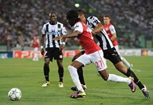 Images Dated 24th August 2011: Gervinho vs. Pablo Armero: Battle at the Stadio Friuli - Udinese vs