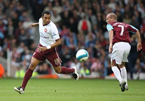 Images Dated 1st October 2007: Gilberto (Arsenal) Freddie Ljungberg (West Ham)