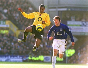 Everton v Arsenal 2005-06 Collection: Gilberto (Arsenal) Kevin Kilbane (Everton)