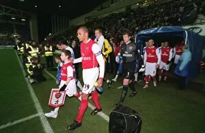 Wigan Athletic v Arsenal 2006-07 Gallery: Gilberto (Arsenal) leads the team out before the match