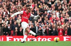 Arsenal v Tottenham 2006-07 Collection: Gilberto scores his 1st and Arsenals 2nd goal from the penalty spot