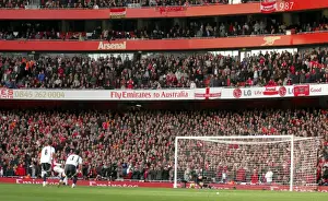 Gilberto scores his 2nd Arsenals 3rd goal past Paul Robinson (Tottenham)