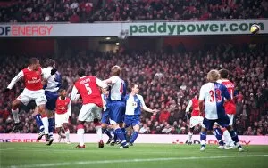 Images Dated 23rd December 2006: Gilberto scores Arsenals 1st goal