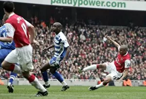 Arsenal v Reading 2007-8 Collection: Gilberto scores Arsenals 2nd goal