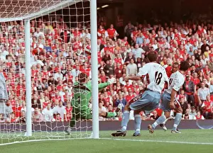 Gilberto scores Arsenals goal past Thomas Sorensen (Villa)