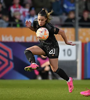 Brighton And Hove Albion Women V Arsenal Women 2022-23 Prints: Gio Queiroz in Action: Arsenal vs