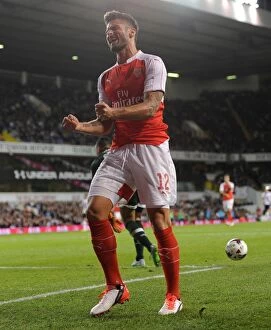 Tottenham Hotspur v Arsenal Capital One Cup 2015/16 Collection: Giroud in Action: Arsenal vs. Tottenham Capital One Cup Clash, 2015/16