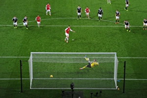 Arsenal V Southampton 2013-14 Prints: Giroud Scores Past Boruc: Arsenal vs Southampton, Premier League 2013-14