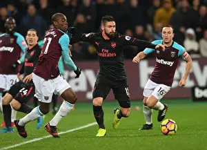 Giroud vs Ogbonna: Intense Battle at London Stadium - West Ham United vs Arsenal, Premier League 2017-18