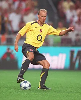 Glorious Goal: Dennis Bergkamp's Unforgettable Score for Arsenal against Ajax at Amsterdam Tournament 2005