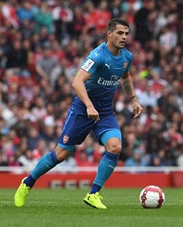 Arsenal v Benfica - Emirates Cup 2017-18 Collection: Granit Xhaka in Action: Arsenal vs SL Benfica, Emirates Cup 2017-18