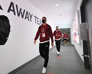 Granit Xhaka Gears Up: Brentford vs. Arsenal, 2021-22 Premier League