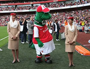 Arsenal V Inter Milan 2007-08 Prints: Gunner Emirates Hostesses