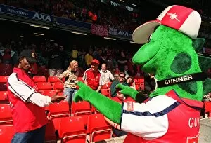 Gunnersaurus with Arsenal fans before the match. Arsenal 2:0 Chelsea. The AXA F