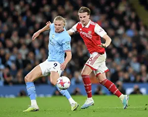 Haaland vs. Holding: Battle for Possession in Manchester City vs. Arsenal Premier League Clash (2022-23)