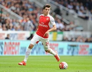 Newcastle United v Arsenal 2015-16 Collection: Hector Bellerin in Action: Arsenal vs. Newcastle United, Premier League 2015-16