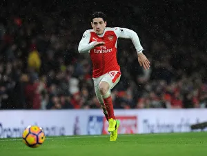 Hector Bellerin in Action: Arsenal vs Crystal Palace, Premier League 2016-17