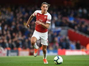 Images Dated 23rd September 2018: Hector Bellerin: Arsenal's Defensive Powerhouse in Action Against Everton, Premier League 2018-19