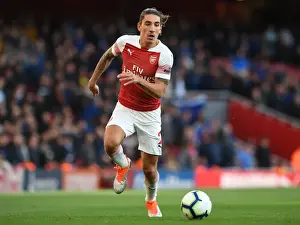 Arsenal V Everton 2018-19 Prints: Hector Bellerin: Arsenal's Defensive Powerhouse in Action Against Everton