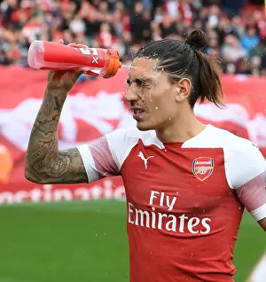 Arsenal V Everton 2018-19 Prints: Hector Bellerin: Arsenal's Focused Defender Readies for Arsenal vs. Everton Showdown