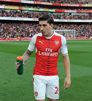Hector Bellerin Gears Up for Arsenal vs Swansea City Showdown (2016-17)