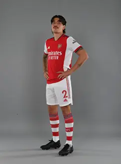 Hector Bellerin Gears Up for Arsenal's 2021-22 Season at London Colney Training Ground